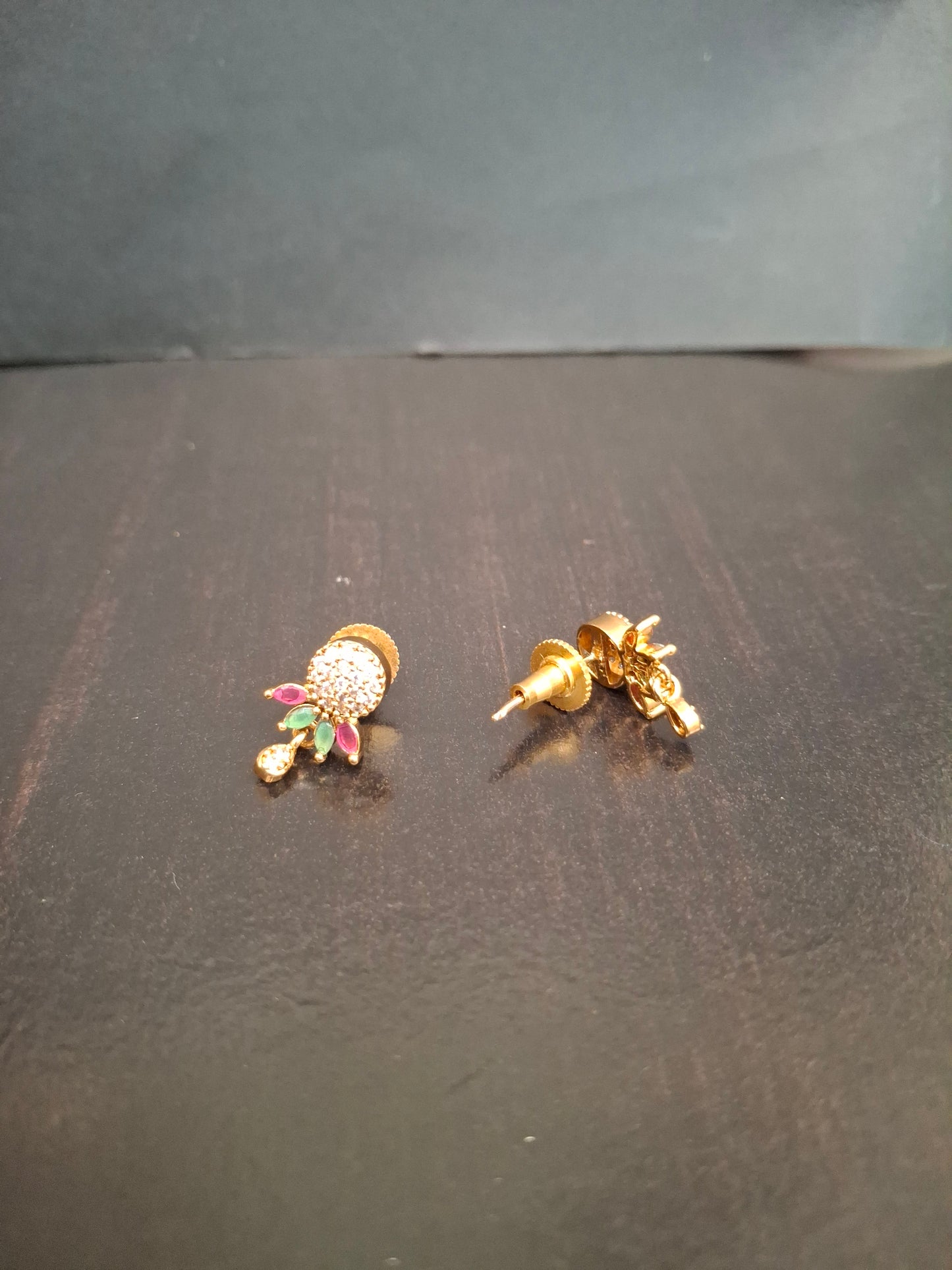 Elegant Crystal Bloom Short Necklace Set