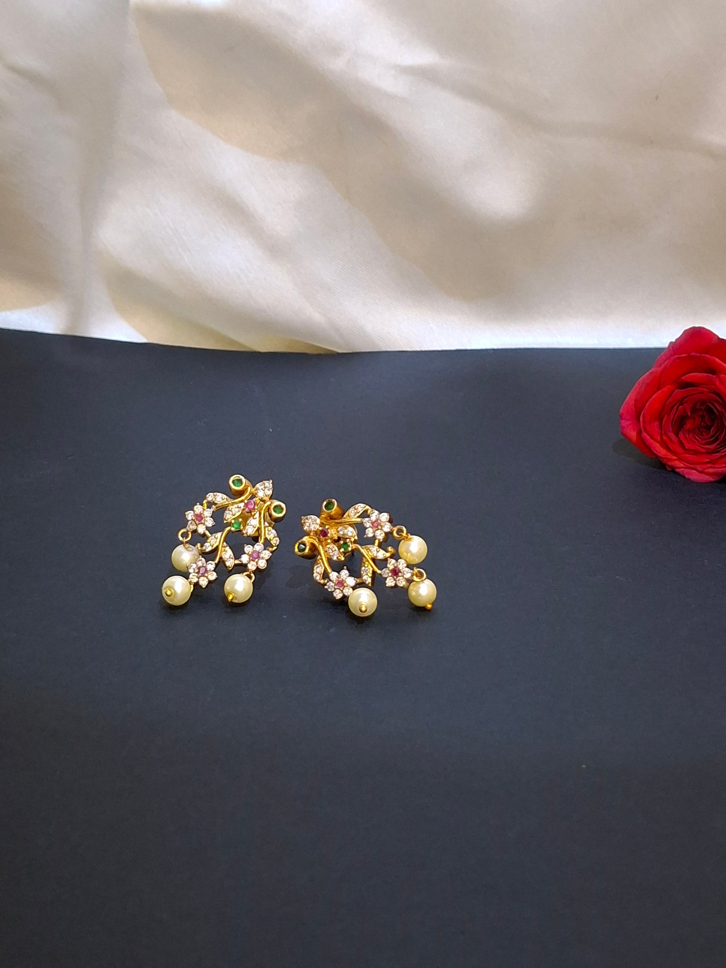 Floral & Leafy Grace Pearl Drop Necklace Set