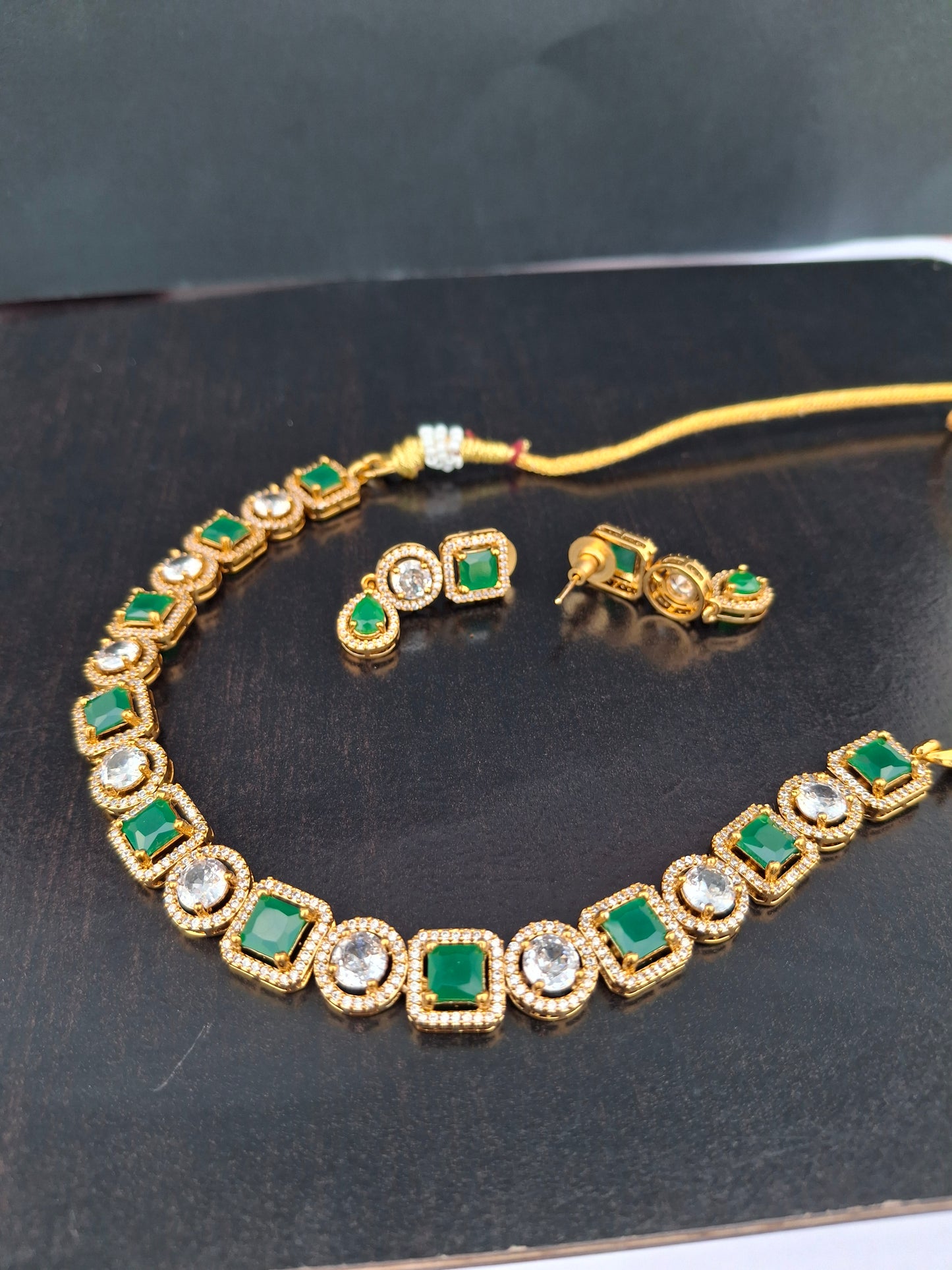 Elegant Green and White Kundan Necklace Set
