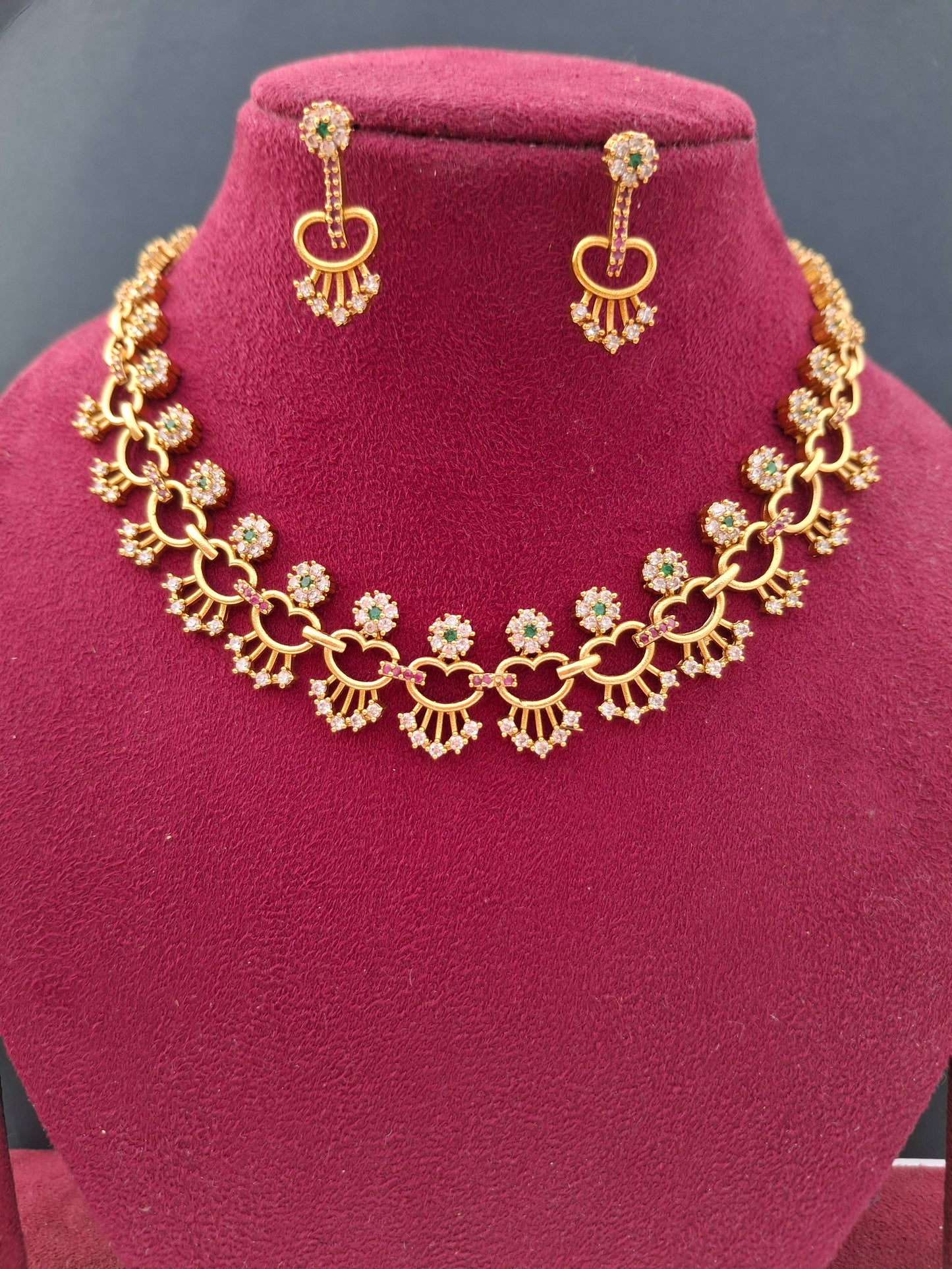 Elegant Heart-Link AD Necklace Set with Green & Pink Accents