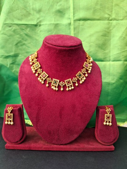 Traditional Kundan Choker Necklace Set with Earrings