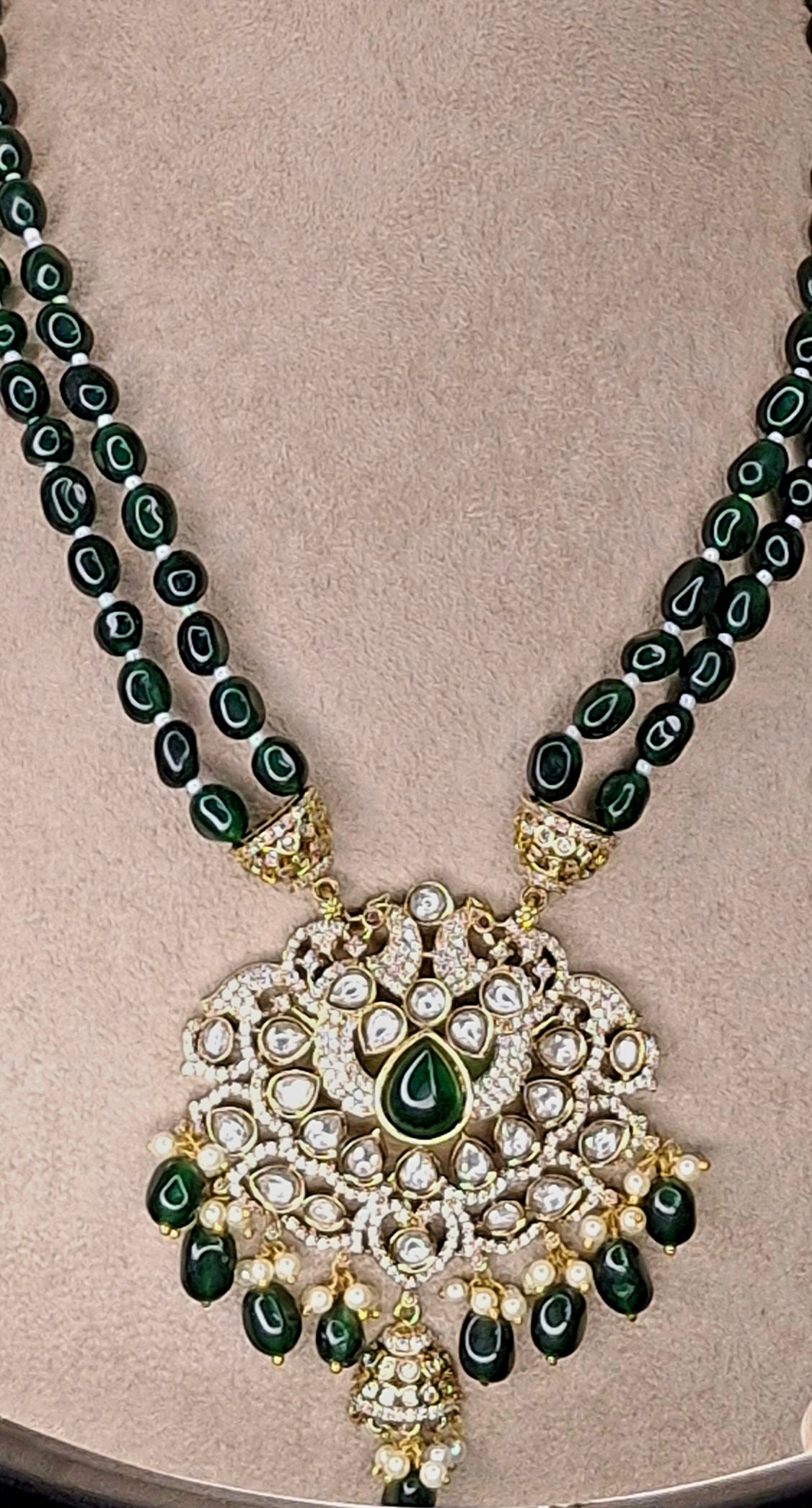 Emerald Green Beaded Necklace Set with Antique Kundan Pendant