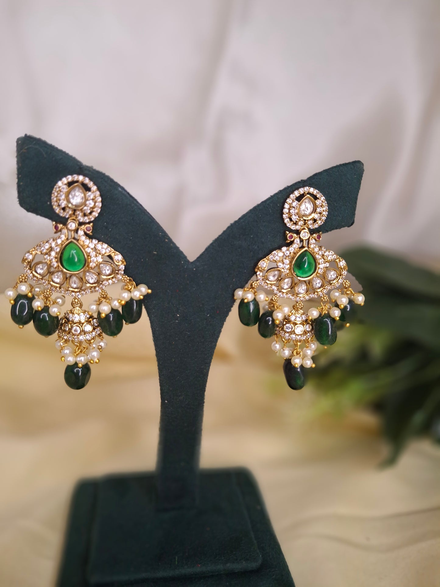 Emerald Green Beaded Necklace Set with Antique Kundan Pendant