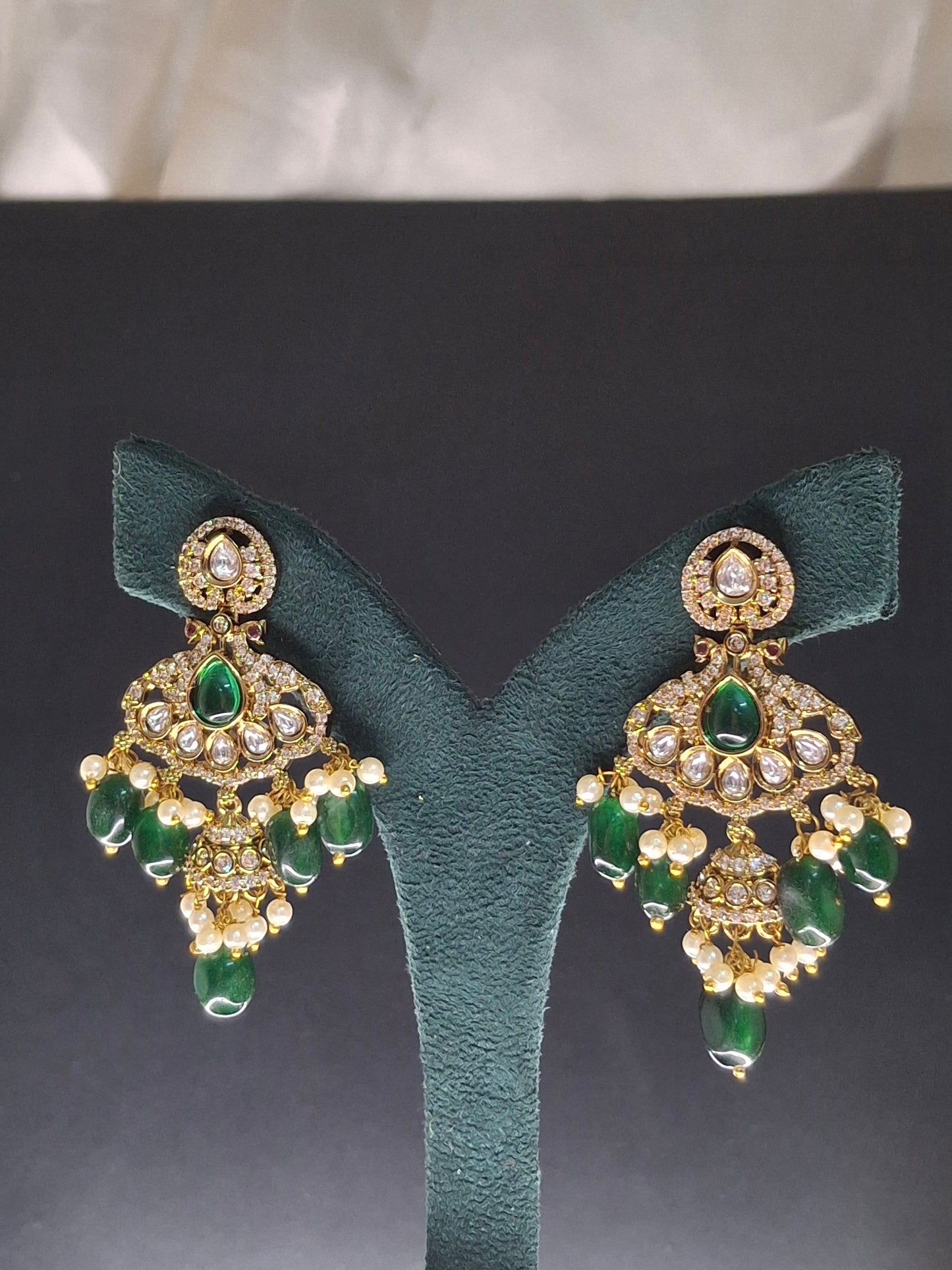 Emerald Green Beaded Necklace Set with Antique Kundan Pendant