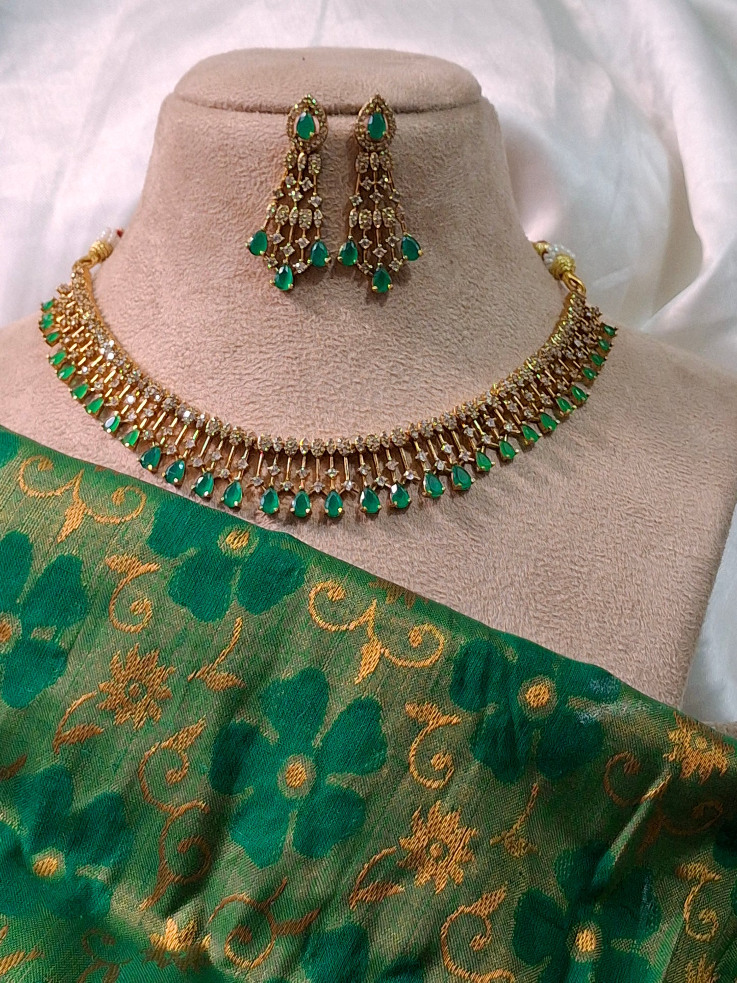 Emerald Green Stone Drop Choker Set