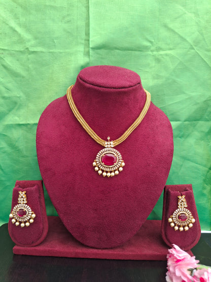 Graceful Oval-Shaped Pink Kundan Necklace Set