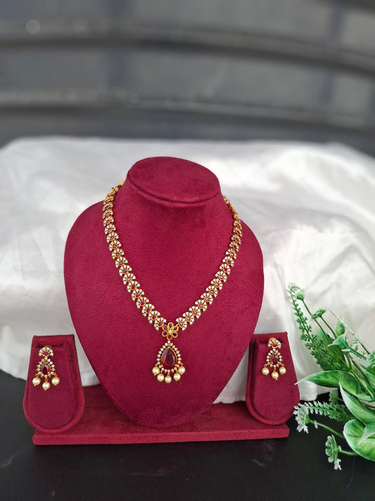 Red Leaf Motif Antique Necklace Set with Pearls