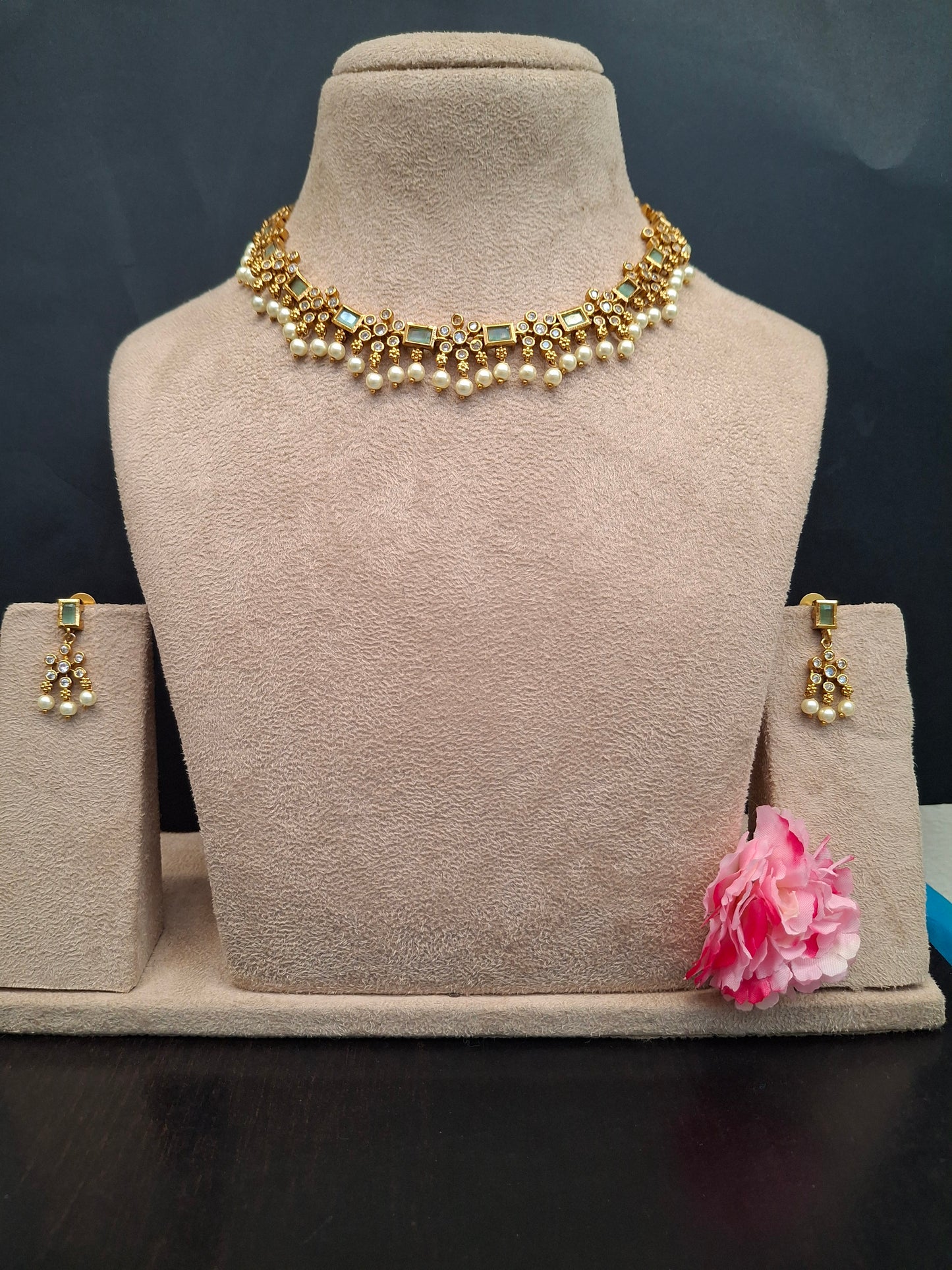 Classic Gold-Toned Kundan & Pearl Drop Necklace Set