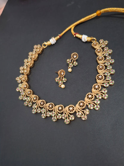 Trending Floral Wheel Design Short Necklace Set